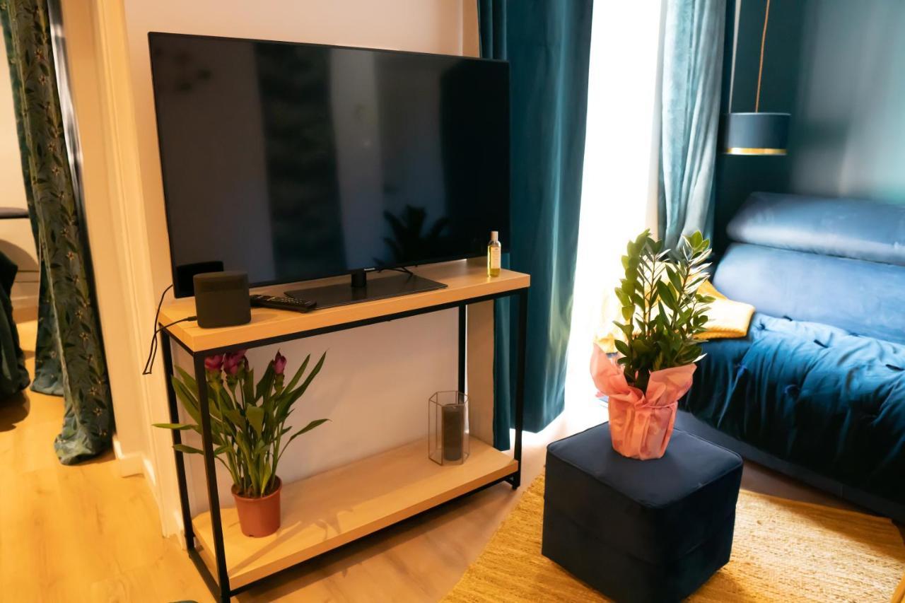 Coeur De Ville T2, Terrasse, Clim Tt Equipe, Parking Санари-сюр-Мер Екстериор снимка